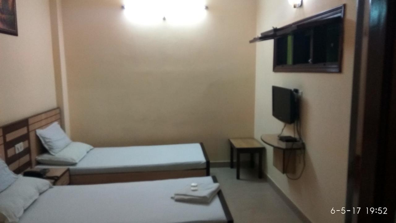 Hotel Varsa Dibrugarh Exterior photo